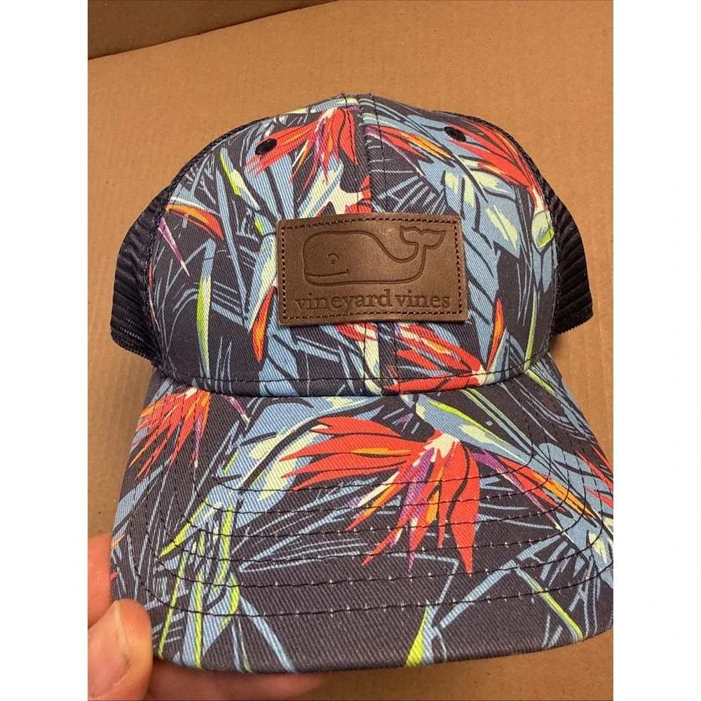 Vineyard Vines Hawaiian Tropical Floral Paradise Trucker/Snapback Mesh Hat NWT